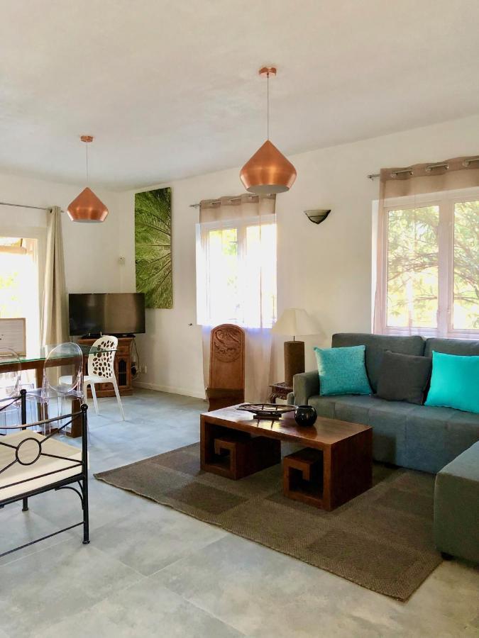 Le Frangipanier - Beachfront Villa in a beautiful&secured complex Flic-en-Flacq Exterior foto